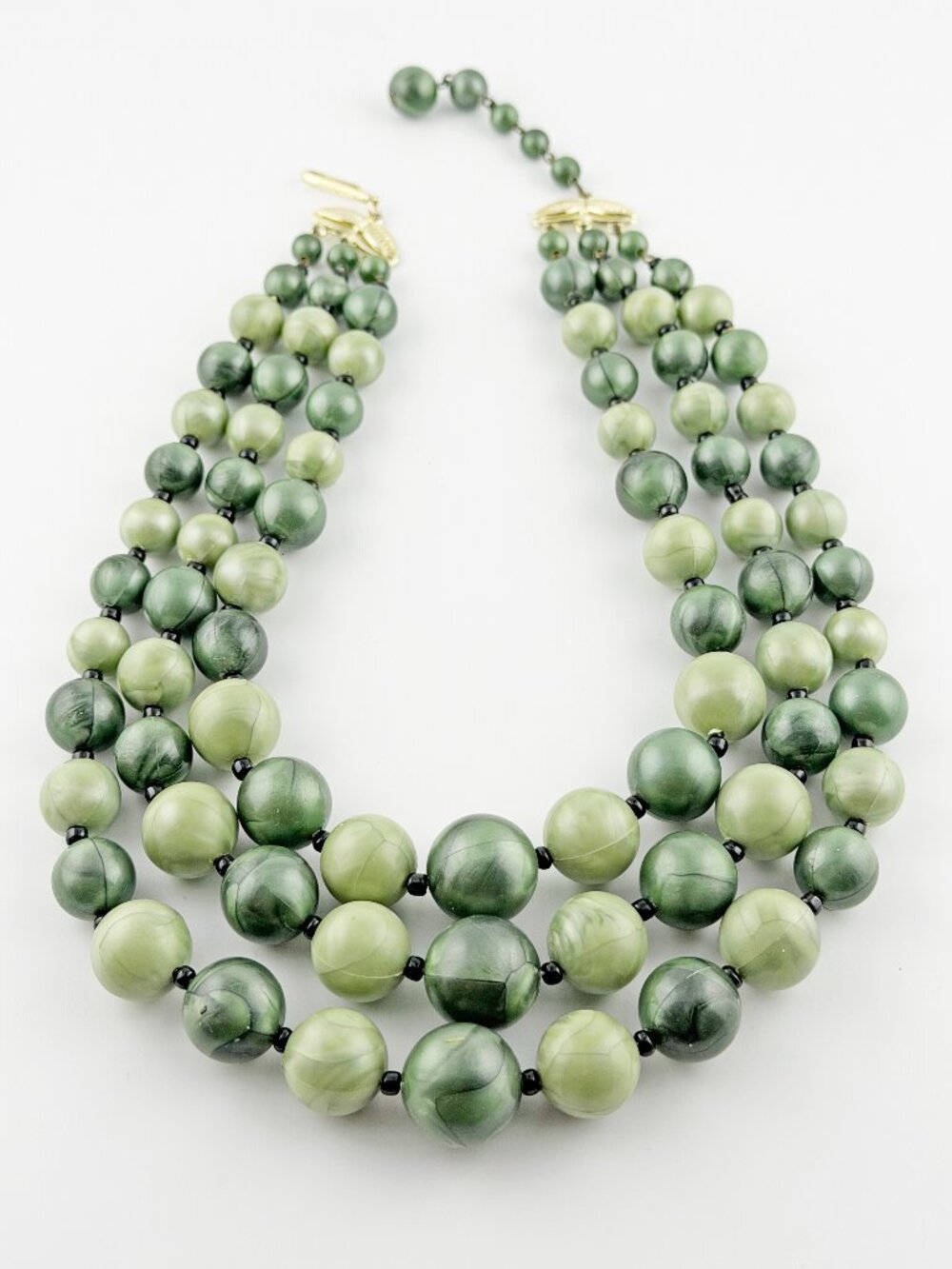 Vtg West Germany Triple Strand Green Marbled Bead Choker Necklace 14"-16"